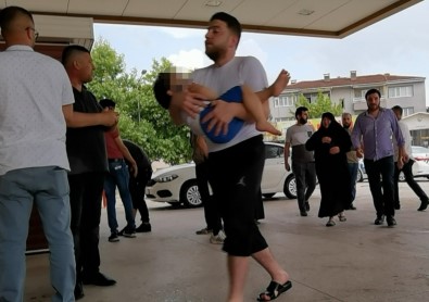 5. Katin Penceresinden Düsen Çocuk Agir Yaralandi