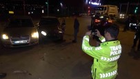 Ayni Kavsakta Pes Pese Kaza Açiklamasi Kirmizi Isiktan Geçen Alkollü Sürücü Araçlara Daldi