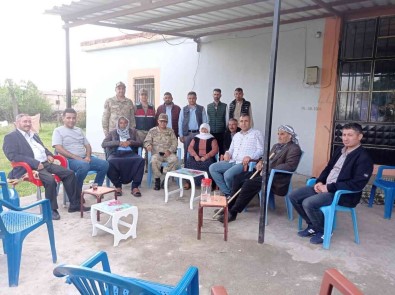 Ilçe Jandarma Komutanindan Sehit Ailesine Ziyaret