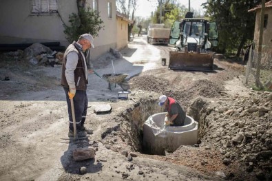 Kütahya'da Alt Yapi Yenileme Çalismalari