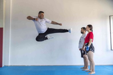 Mersin Büyüksehir Belediyesinden Ücretsiz Kick Boks Ve Muaythai Kursu