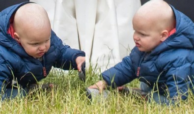 Banyoda doğan kraliyet bebeği büyüdü!