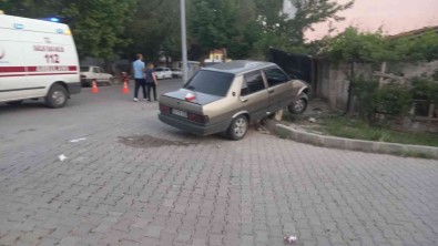 Gediz'de Trafik Kazasi Açiklamasi 3 Yarali