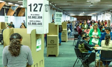 Kolombiya'da Cumhurbaskanligi Seçimi Ikinci Tura Kaldi