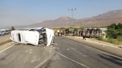 Mersin'de Ögrenci Servisi Ile Tir Çarpisti Açiklamasi 2'Si Agir 11 Yarali