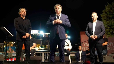 Yalova'da Istanbul'un Fethinin 569. Yildönümü Kutlandi