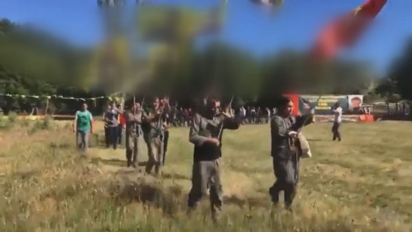 Teröre teröriste kucak açanların son rezaleti! Fransa’da PKK kampı!