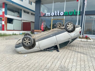 Ordu'da Akil Almaz Olay Açiklamasi Kepçe Operatörü, Içerisinde Sürücü Olan Otomobile Vurdu