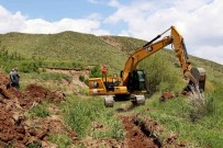 Van Büyüksehir Belediyesinin Tarimsal Faaliyetleri Çiftçilerin Yüzünü Güldürüyor