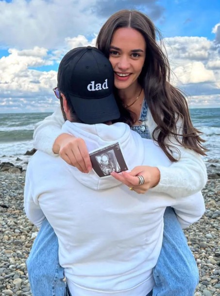 Hande Soral anne oldu!