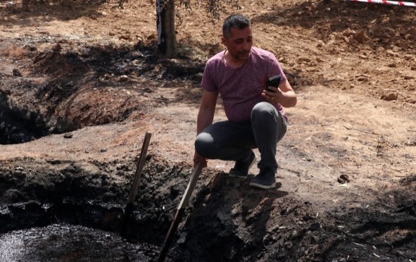 Bir köyü sevince boğan iddia! Su kuyusundan petrol fışkırdı!