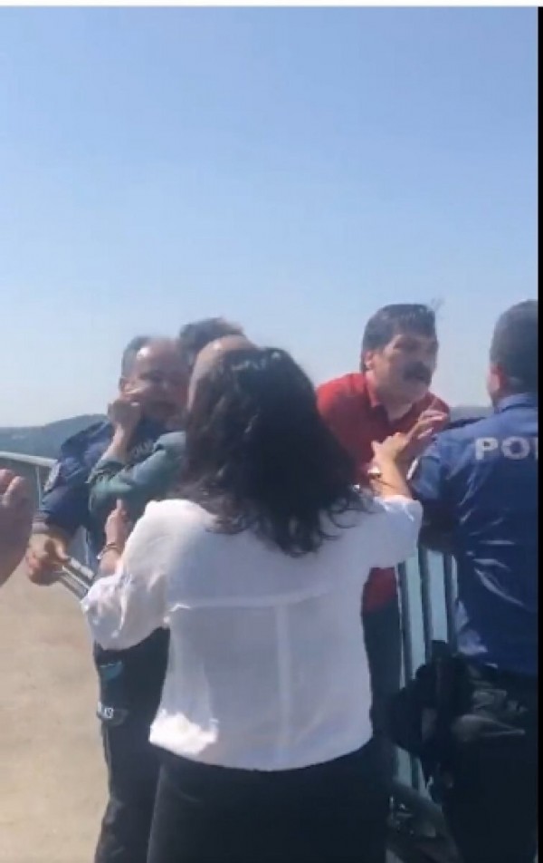 HDPKK'lı vekiller polise saldırdı! Köprüde Gezi provokasyonu yapmaya çalıştılar! Bakanlık harekete geçti