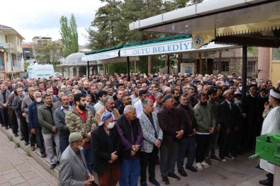 AK Parti Eski Belediye Meclis Üyesi Cebeci Hayatini Kaybetti