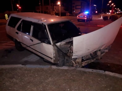 Izmir'de Trafik Kazasi Açiklamasi 8 Yarali