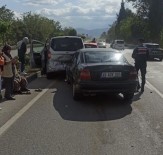 Manisa'da 3 Araç Birbirine Girdi Açiklamasi 5 Yarali