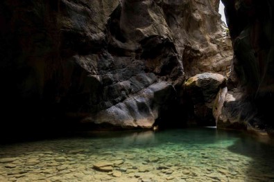 Spil Dagi'nin Sakli Kanyonu Fotografçilarin Ilgi Odagi Oldu