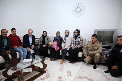 Vali Epcim Sehit Ailelerine Bayram Ziyaretlerine Devam Etti