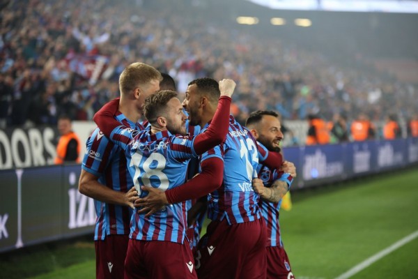 Trabzonspor'dan futbolculara şampiyonluk primi!