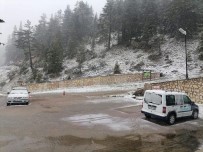 Kastamonu'nun Yüksek Kesimlerinde Kar Yagisi Etkili Oldu