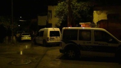 Kozan'da Evinin Önünde Silahli Saldiriya Ugrayan Kisi Öldü