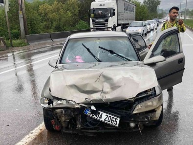 Samsun'da Trafik Kazasi Açiklamasi 3 Yarali
