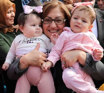 Baskan Fatma Sahin'den Anneler Günü Kutlamasi