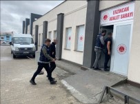 Erzincan'da 4 Kaçak Göçmen Tasiyan Otobüs Soförü Tutuklandi Haberi