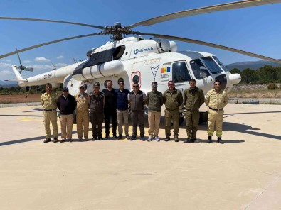 Izmir'de Ilk Yangin Söndürme Helikopteri Göreve Hazir