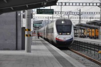 TCDD'den Tren Yollarina Yaklasmayin Uyarisi