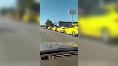 Adana'da Taksicilerin 'Zam' Kuyrugu
