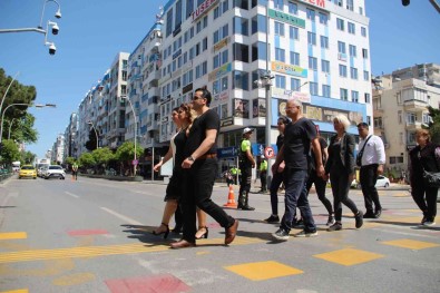 Antalya'da Yayalar Kirmizi Çizgi