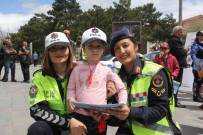 Erzincan'da 'Yayalar Için 5 Adimda Güvenli Trafik' Uygulamasi Yapildi