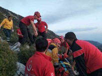 Fethiye'de Yamaç Parasütüyle Kayaliklara Düsen Rus Turist Yaralandi