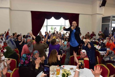 Bozüyük Belediyesi 4 Eylül Tesisi Anneler Günü'nde Altay Konseri Ile Açildi