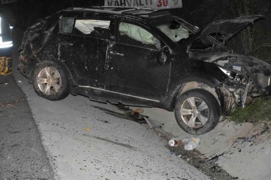 Kastamonu'da Iki Otomobil Çarpisti, Sürücü Olay Yerinden Kaçti