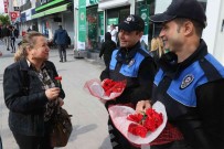 Polisler Hem Çiçek Dagitti Hem De KADES'i Hatirlatti Haberi