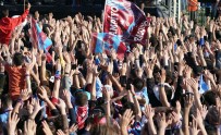 Trabzonspor'un Sampiyonluk Kutlamasinda Isik Sov