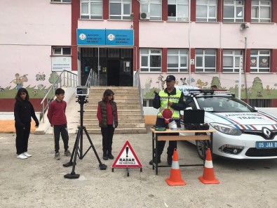 Amasya'da Jandarma, Kirsalda Yasayan Ögrencilere Trafik Egitimi Verdi
