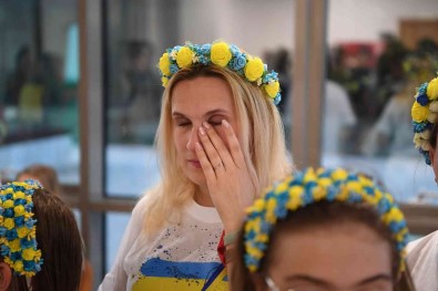 Çocuklarinin Söyledigi Marslar Ukraynali Anneleri Aglatti