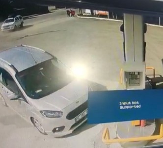 Facianin Esiginden Dönüldü, 5 Kisilik Aile Kazadan Kil Payi Kurtuldu