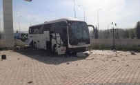 Kütahya'da Otomobil Ile Otobüs Çarpisti Açiklamasi 2 Yarali Haberi