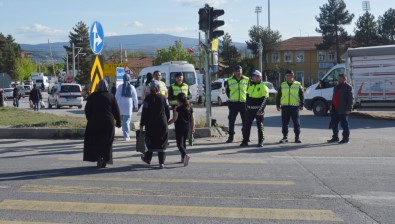 Kütahya Tavsanli'da 'Yayalar Için 5 Adimda Güvenli Trafik'