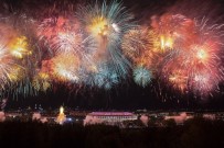 Rusya'daki Zafer Günü Için Havai Fisekli Kutlama