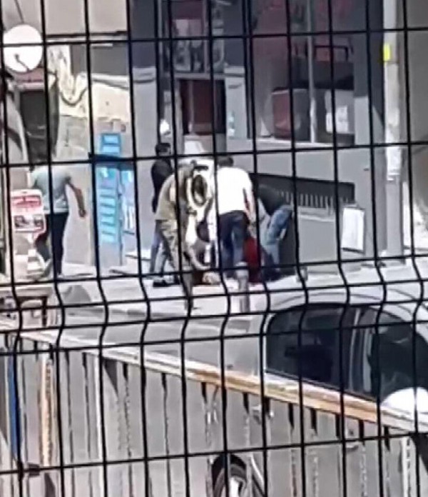 Dokuz kilo altını eritirken yakalandılar!