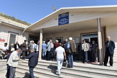 9 Bin 640 Çiftçiye 9,5 Milyon Sebze Fidesi Dagitildi