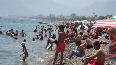 Antalya'ya Gelen Turist Sayisinda Rekor Artis