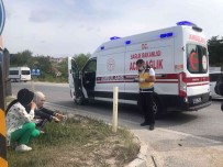 Bilecik'te Fabrika Servisiyle Tir Çarpisti, 2 Kisi Yaralandi