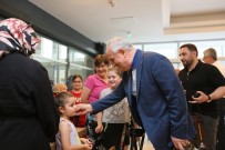 Derince'de Çocuklar Yüzme Ögreniyor