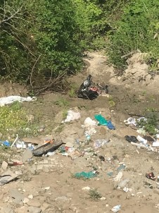 Otomobil, 60 Metreden Sarampole Devrildi Açiklamasi 1 Yarali