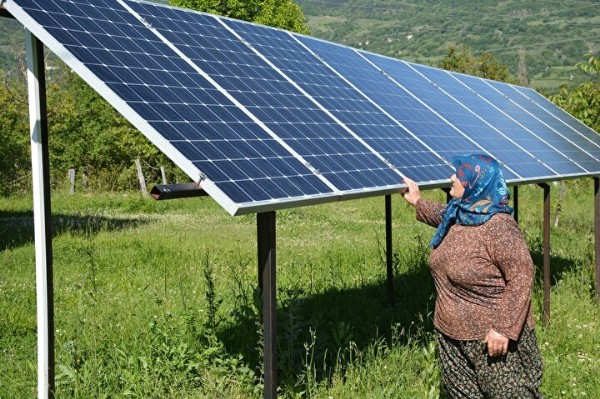 Almanya'da gördü köyüne kurdu! Elektriğe bir kuruş ödemiyor!